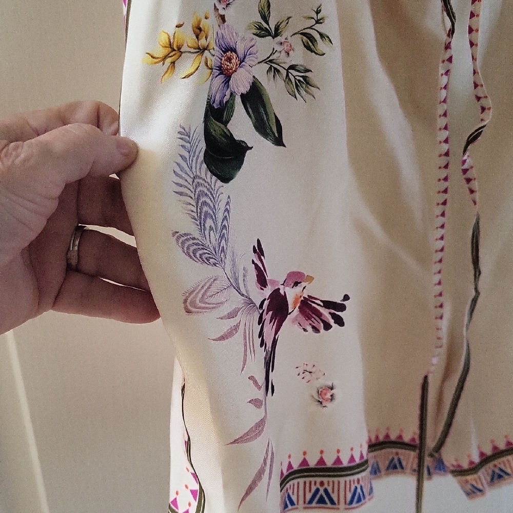 Johnny Was Cream Floral Women's Shorts - Picture 5 of 11